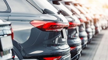auto nuove in fila